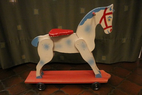 Cheval roulettes jouet - cheval,